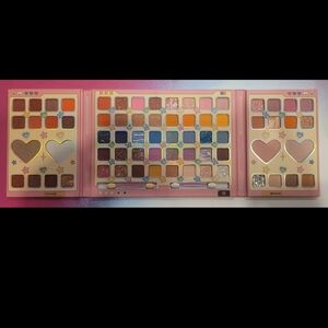 Oneyioo Wen & Juan 68 Pan Eyeshadow Palette